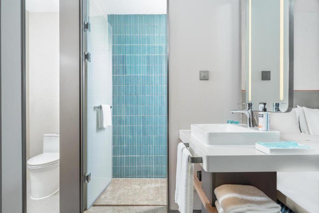 Holiday Inn Express Xiamen Jimei New Town 9/23
