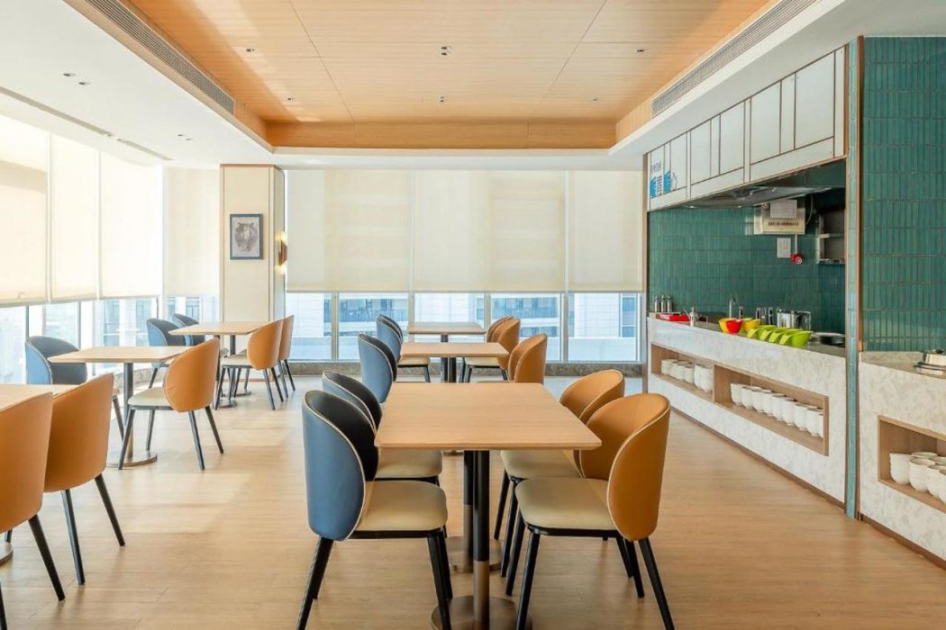 Holiday Inn Express Binzhou City Center 24/29