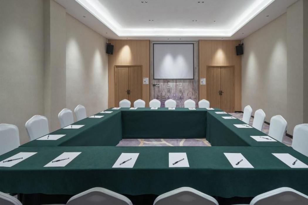 Holiday Inn Express Huangshi Cihu Lake 18/37
