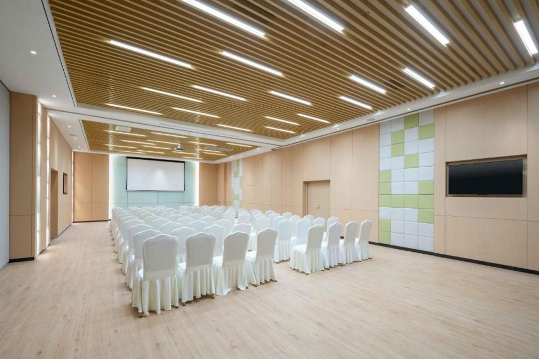 Holiday Inn Express Weifang City Center 22/52