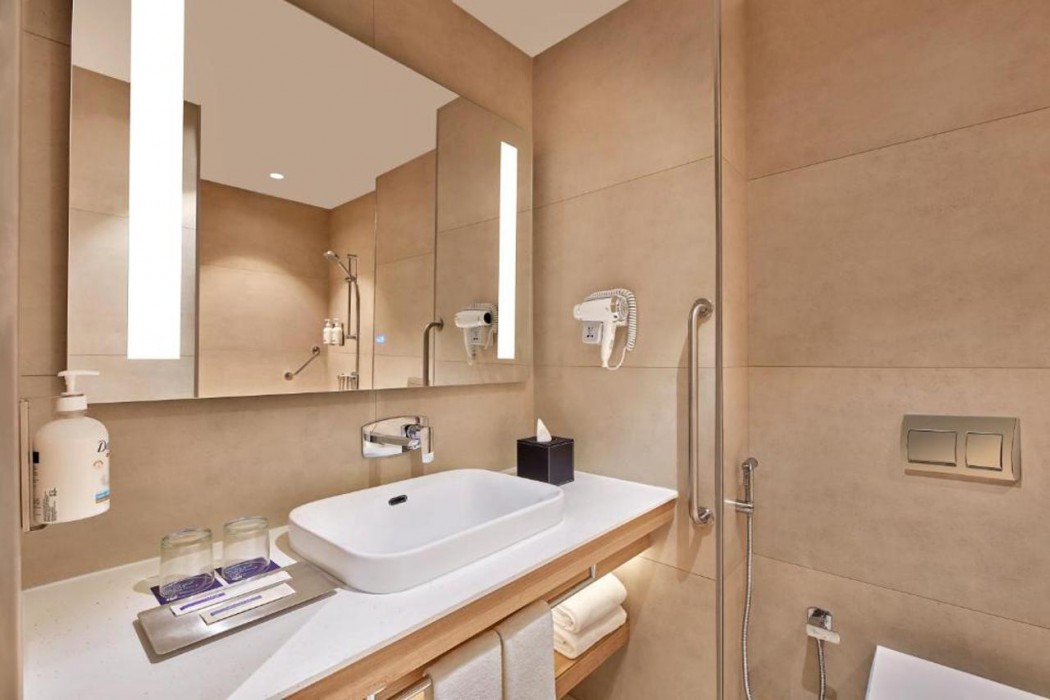 Holiday Inn Express Bengaluru Bommasandra 12/33