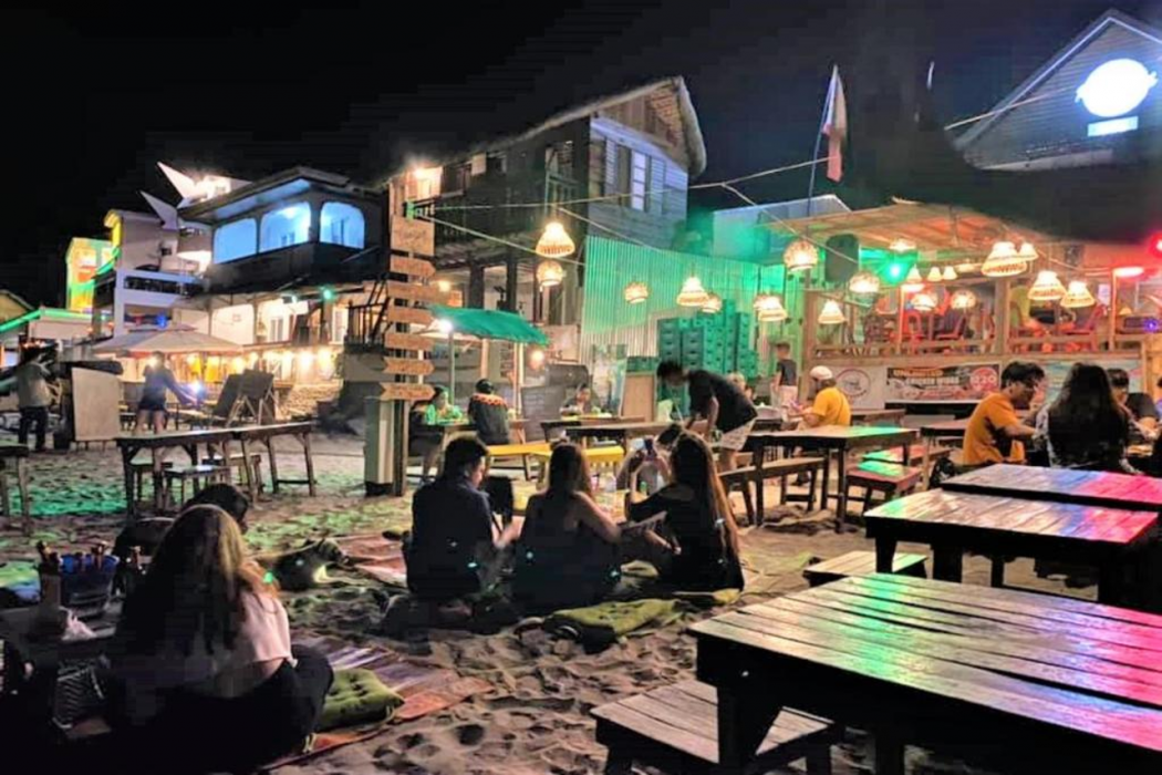Surfer's Point Deck in San Juan (Ilocos) (Ilocos)