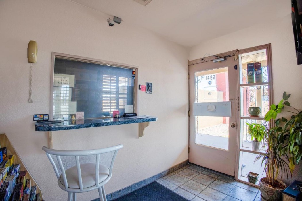 Sands Motel By OYO El Paso near Airport 6/31