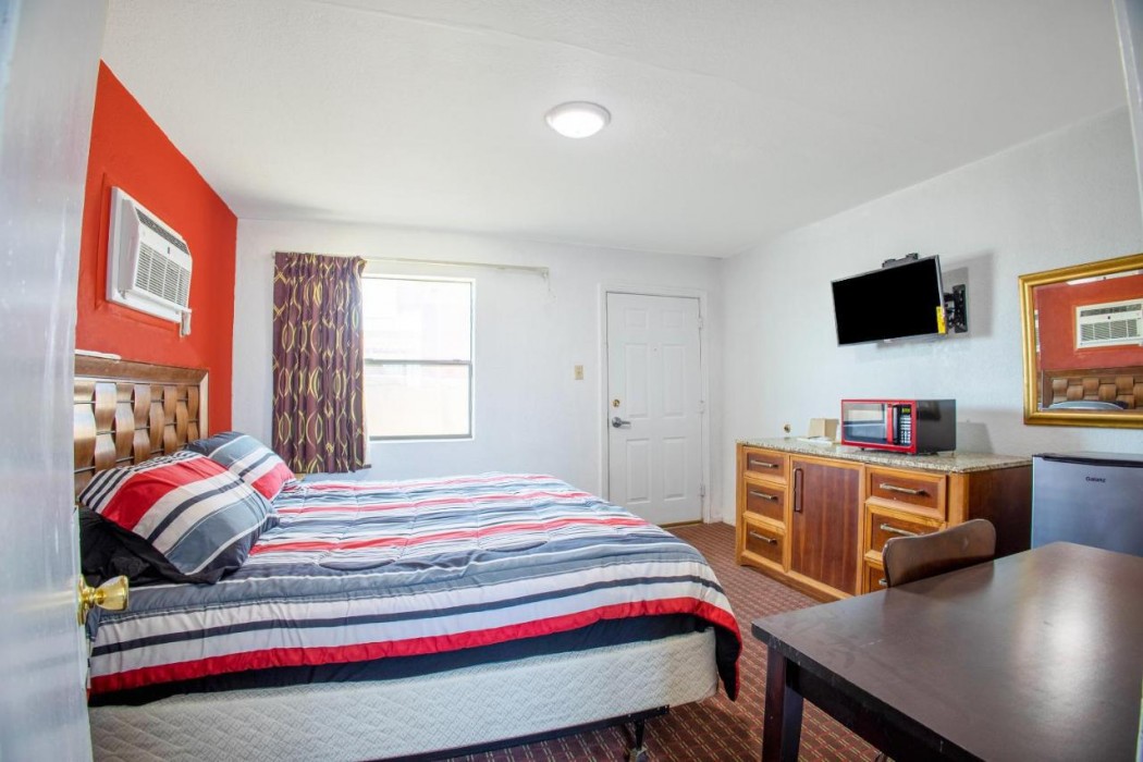 Sands Motel By OYO El Paso near Airport 12/31