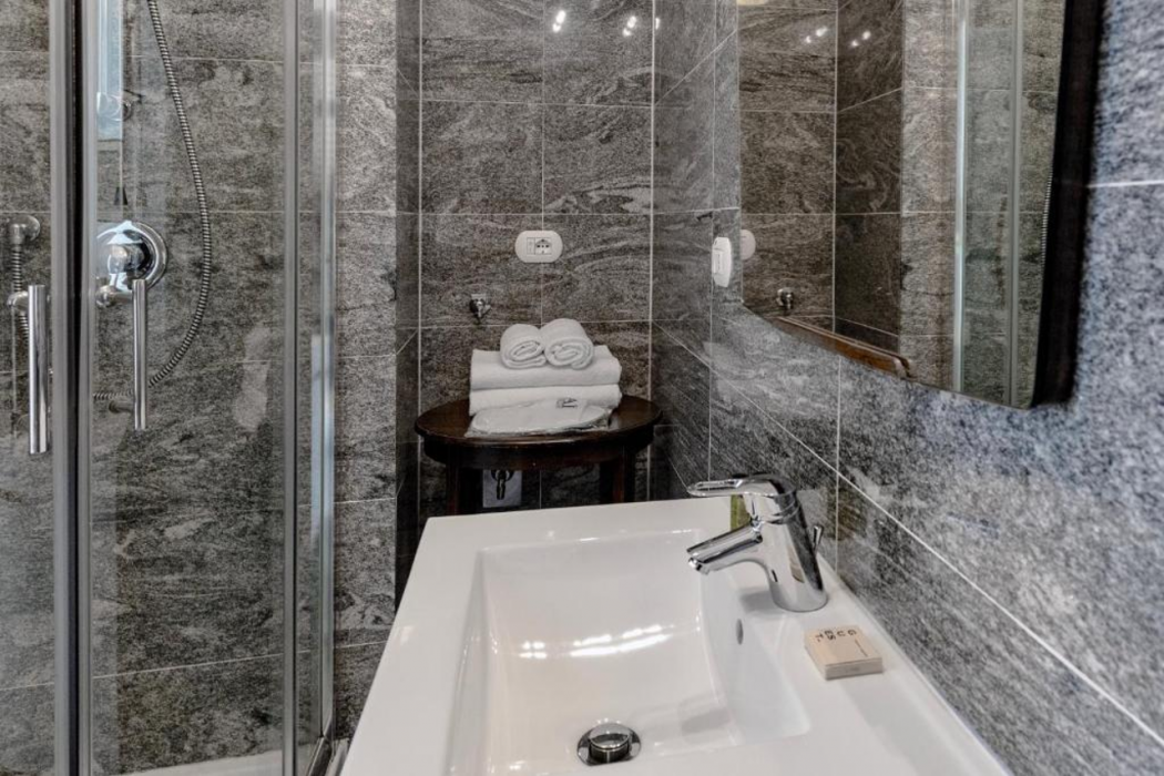 Aiello Suites Executive 8/29