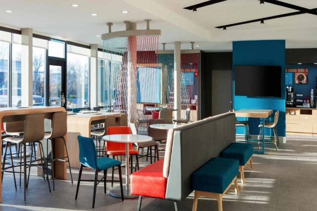 avid hotel Tuscaloosa – University Area 8/21