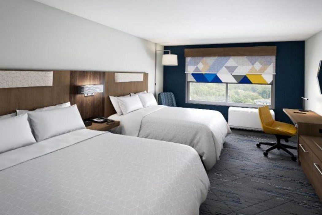 Holiday Inn Express & Suites Hawaiian Gardens 14/38