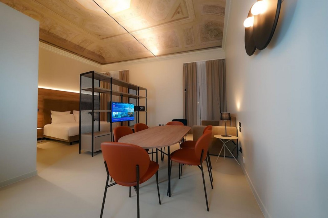 Bergamo Inn 21 12/29
