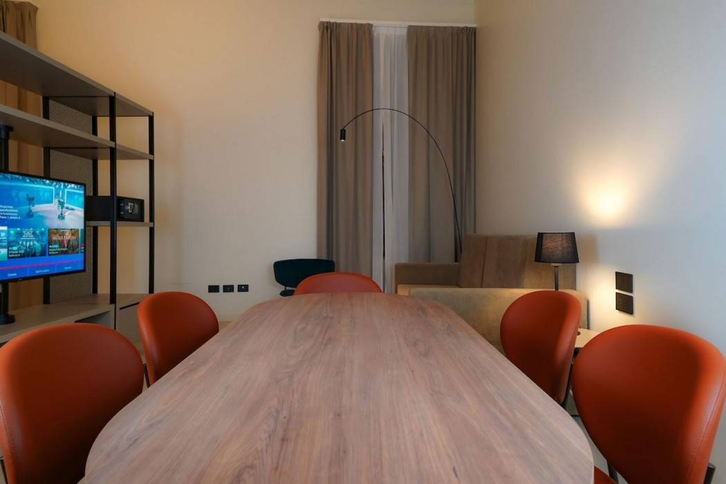Bergamo Inn 21 8/29