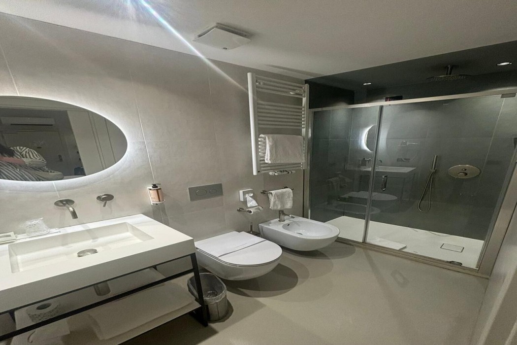 Bergamo Inn 21 9/29