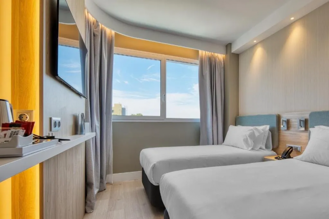 Holiday Inn Express Madrid Airport 11/40