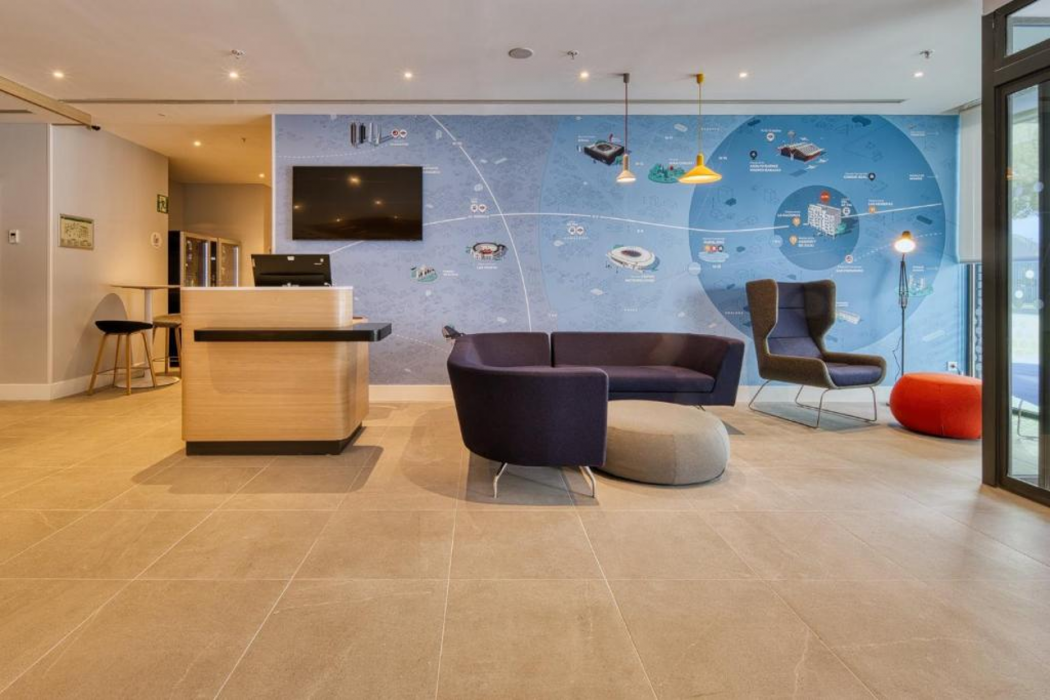 Holiday Inn Express Madrid Airport 7/40
