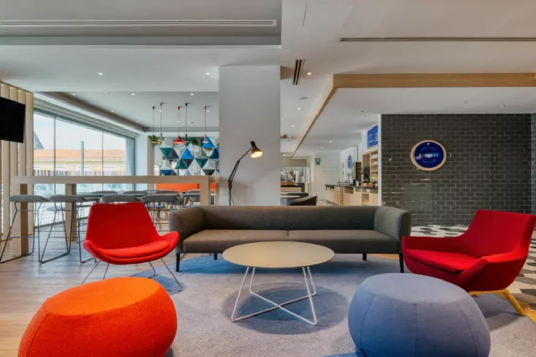 Holiday Inn Express Madrid Airport 16/40