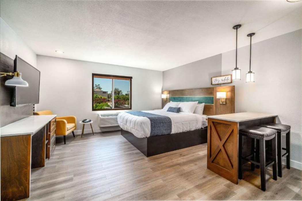 MainStay Suites Moreno Valley Near March Air Reserve Base 15/23