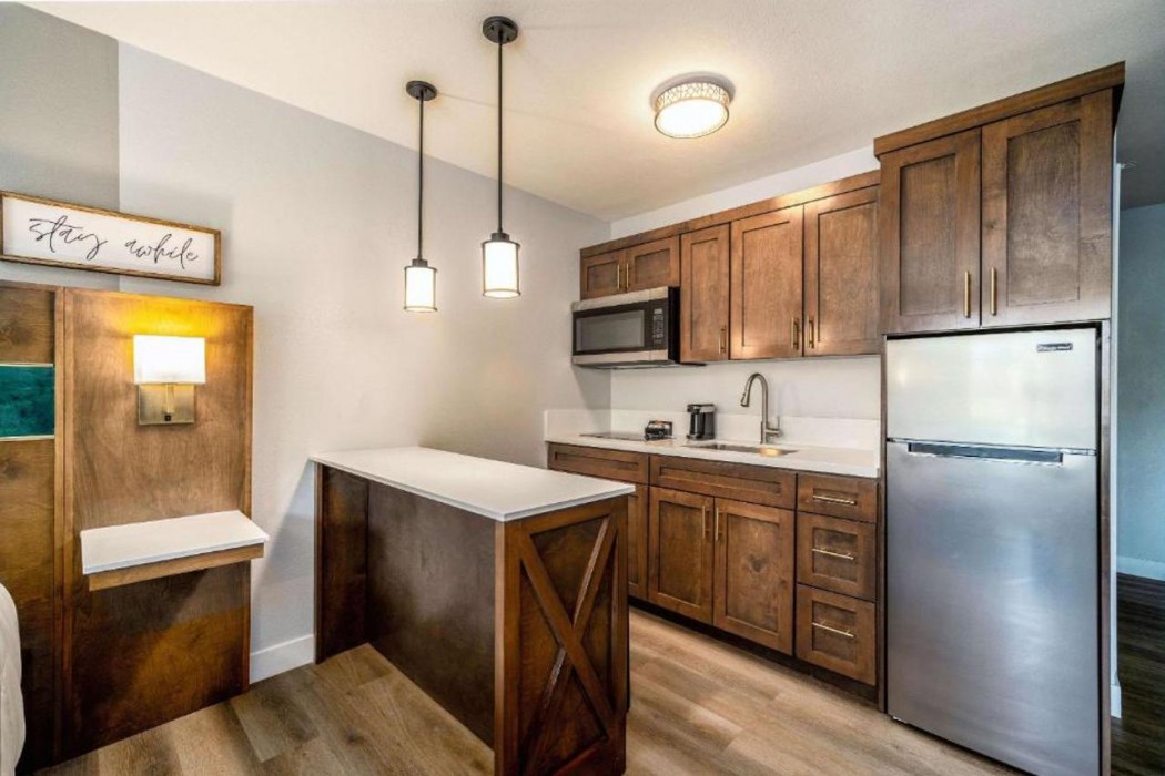 MainStay Suites Moreno Valley Near March Air Reserve Base 16/23