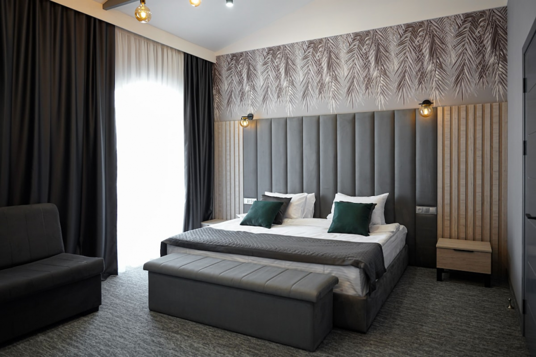 Dynasty Hotel 13/28