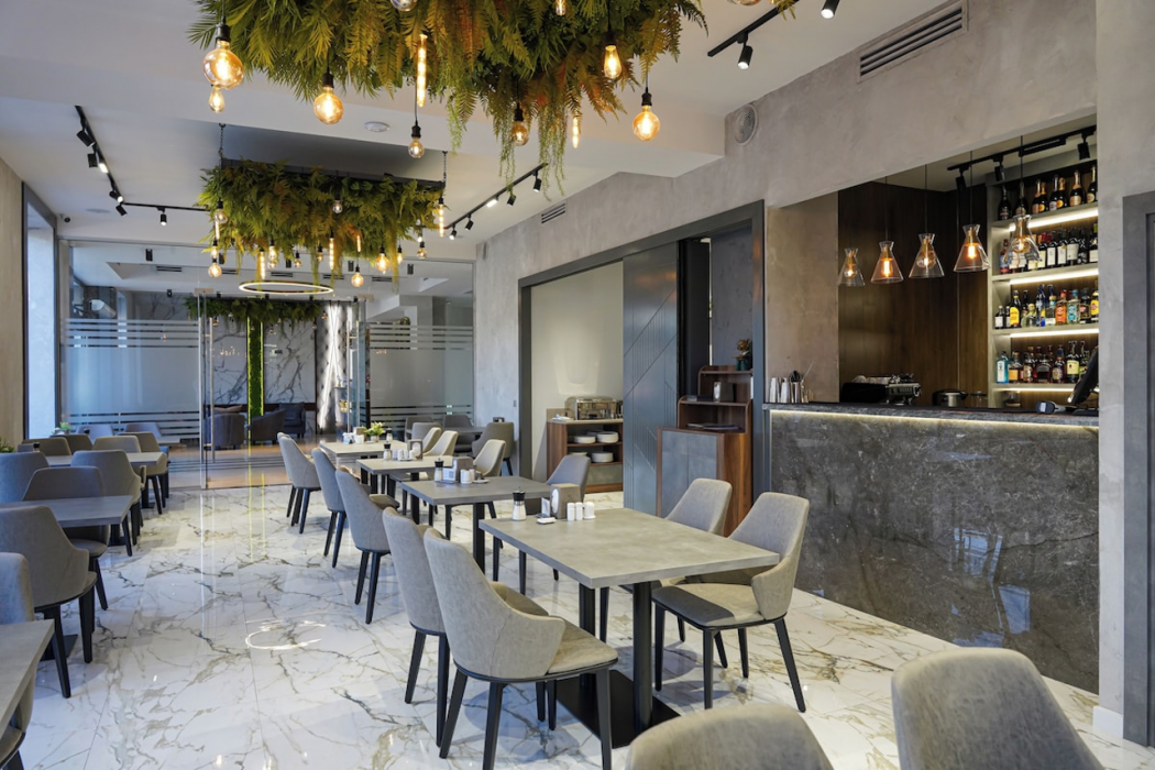Dynasty Hotel 22/28