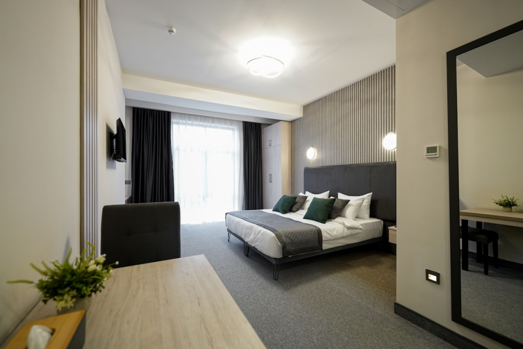 Dynasty Hotel 18/28