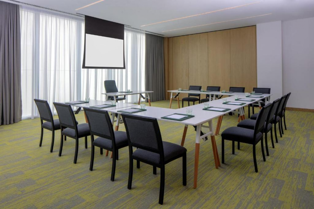 Staybridge Suites Dubai Business Bay 21/53