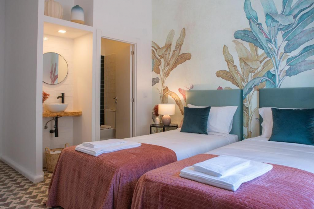Succeed Campo Pequeno Suites 5/22