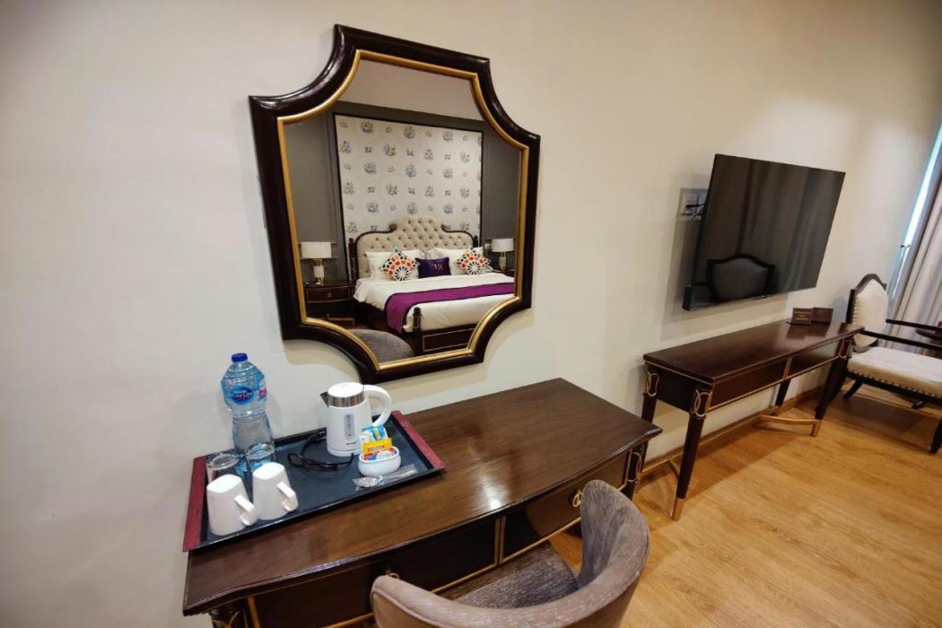 RT Grace Royal Taj Hotel Sukkur 8/58