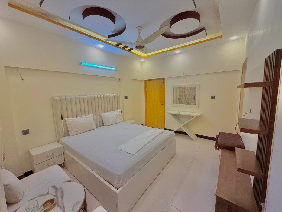 White House Karachi 23/48