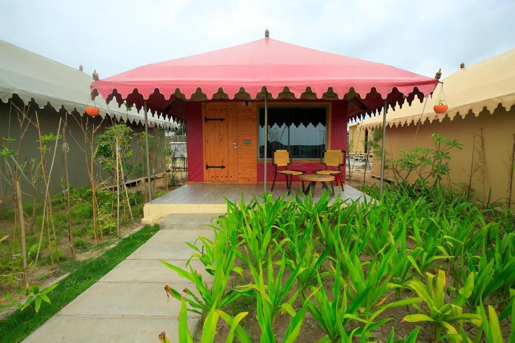 The Fern Seaside Luxurious Tent Resort, Diu 8/66