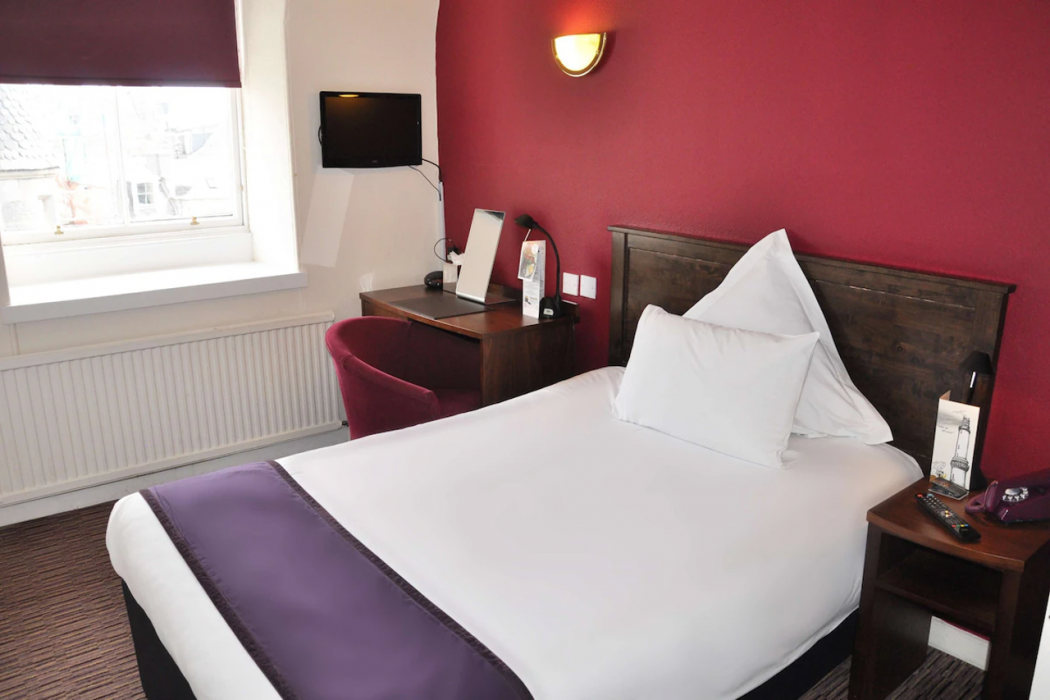 Carmelite Hotel 17/50