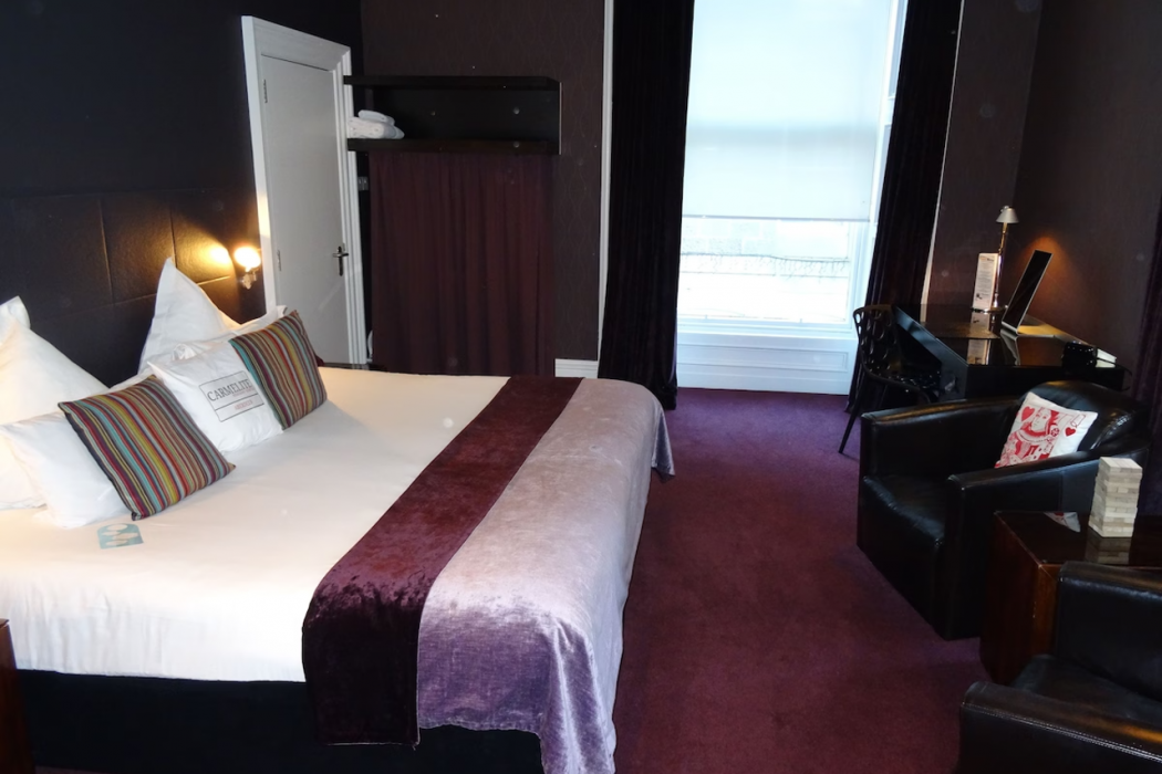 Carmelite Hotel 16/50