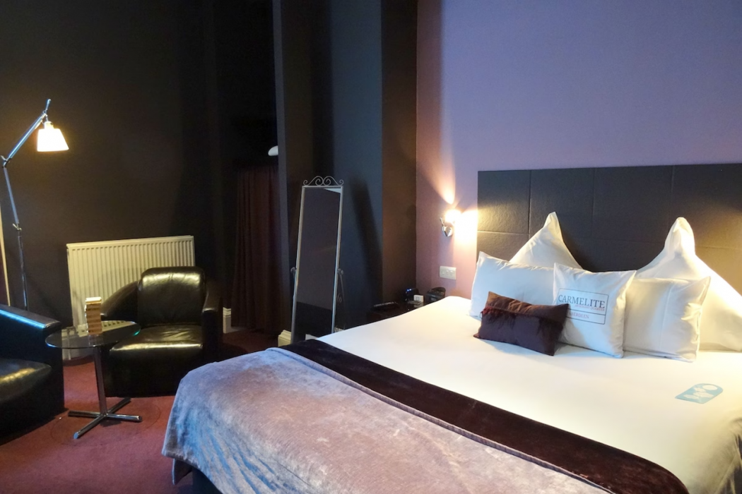 Carmelite Hotel 18/50