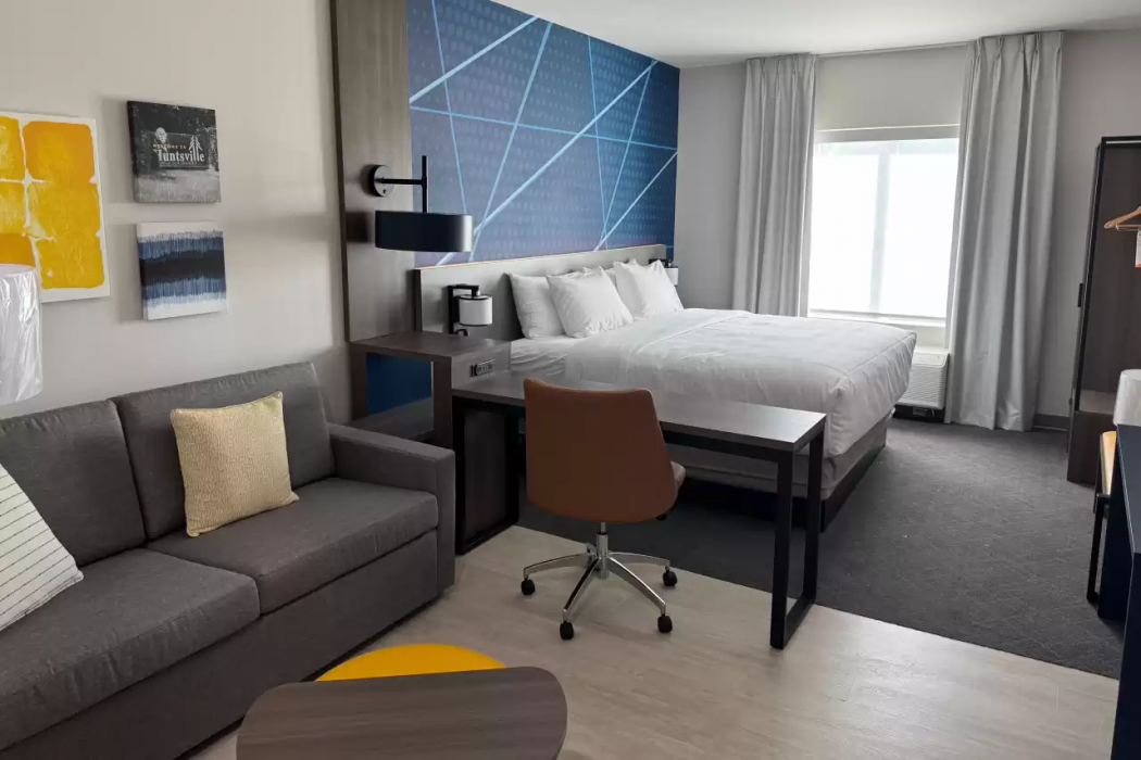 comfort inn and suites huntsville near university