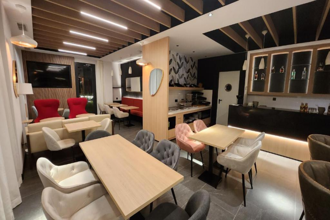 Hotel Sercotel Plana Suites 24/53