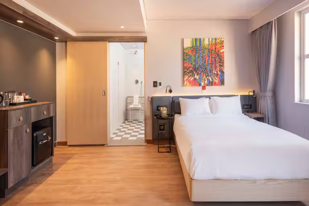 Hampton by Hilton Sandton Grayston 10/40