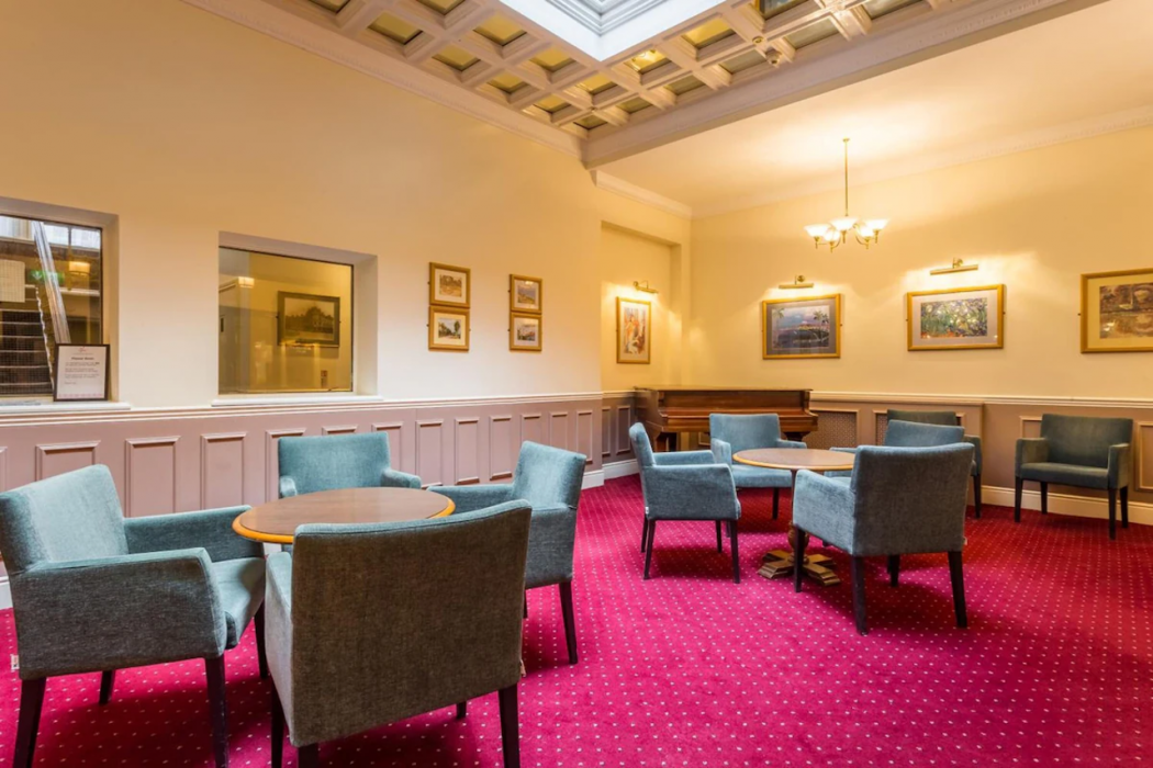 The County Hotel 28/62