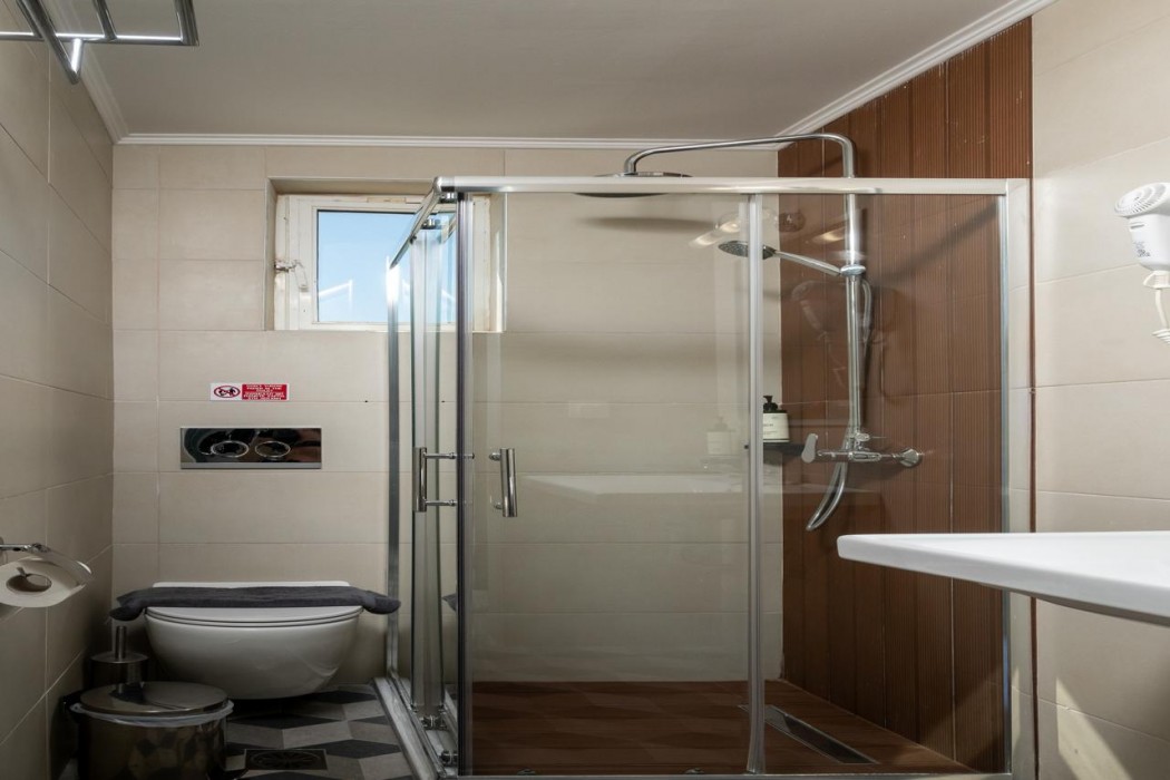 Ayit Hotel 13/48