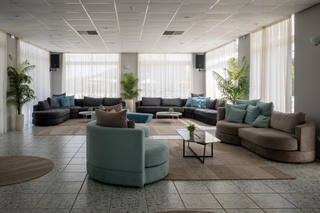 Ayit Hotel 9/48