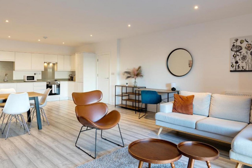 Hounslow Central Apartments 10/40