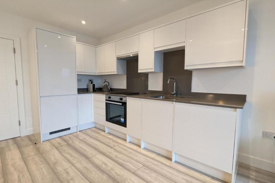 Hounslow Central Apartments 18/40