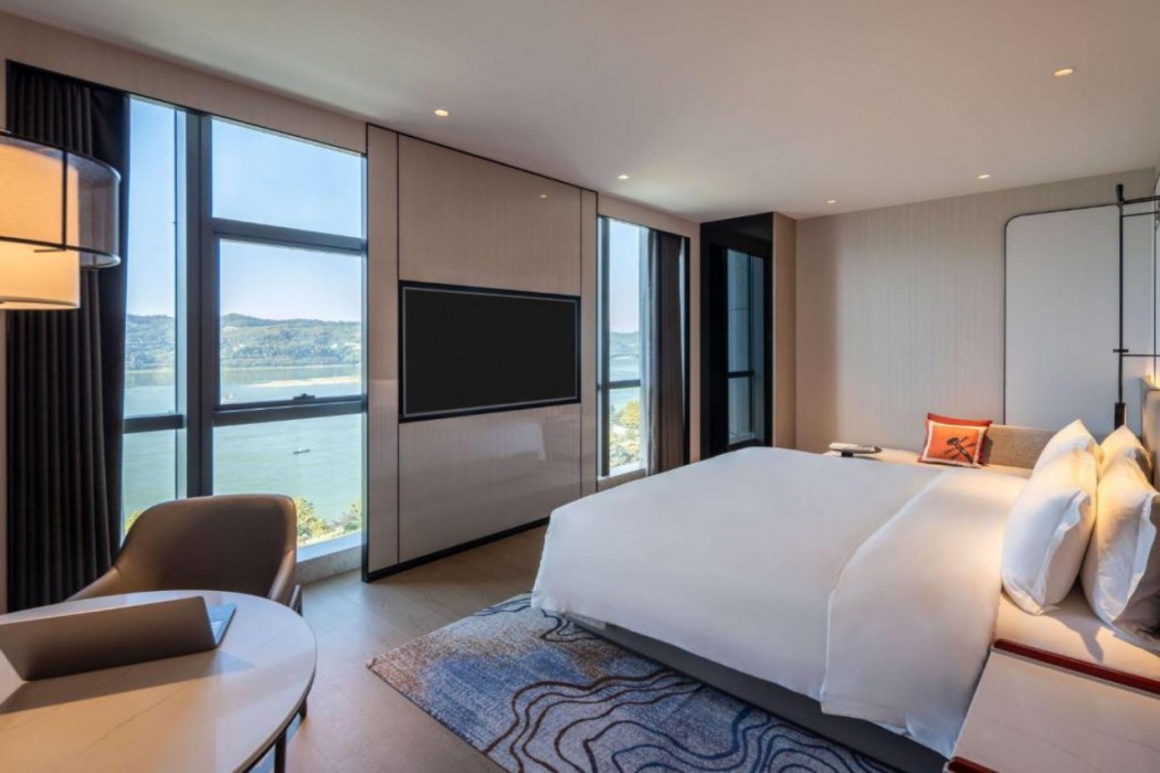 Grand Mercure Yichang Waitan 16/72