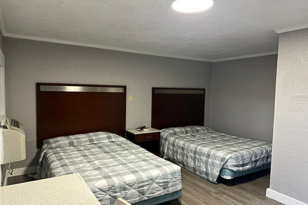 Alamo Oasis Inn and Suites By OYO San Antonio 12/53