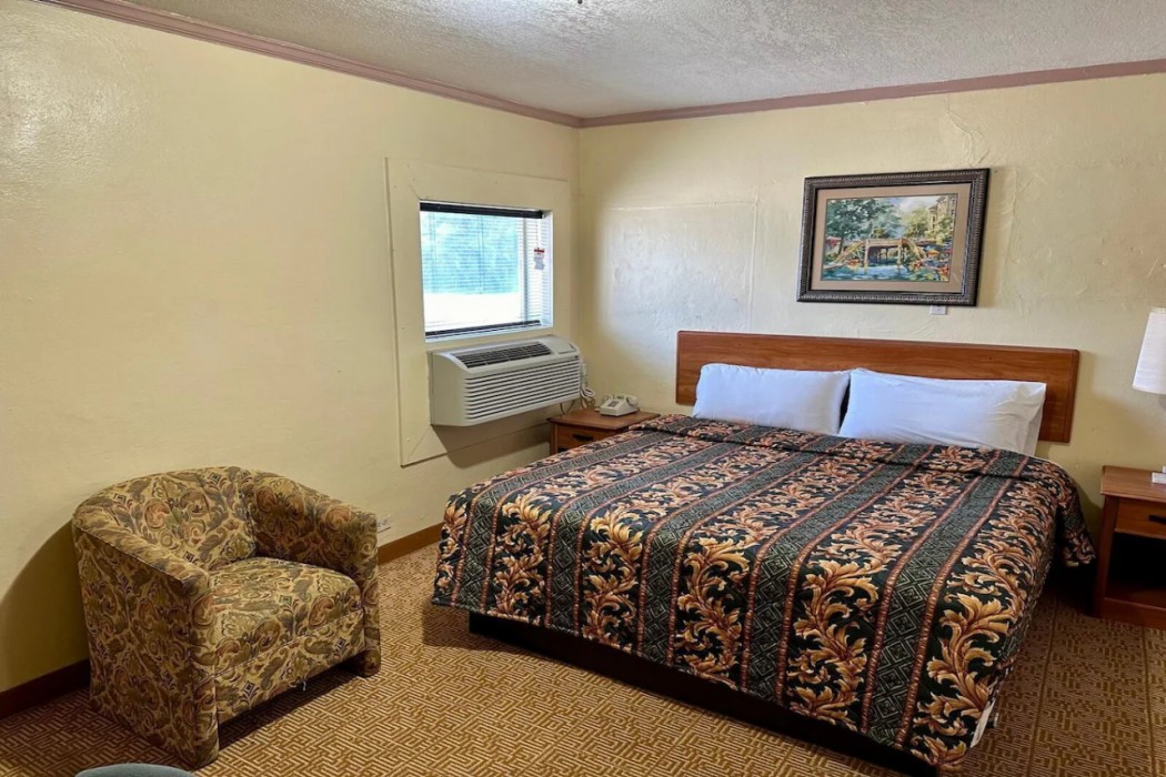 Alamo Oasis Inn and Suites By OYO San Antonio 13/53