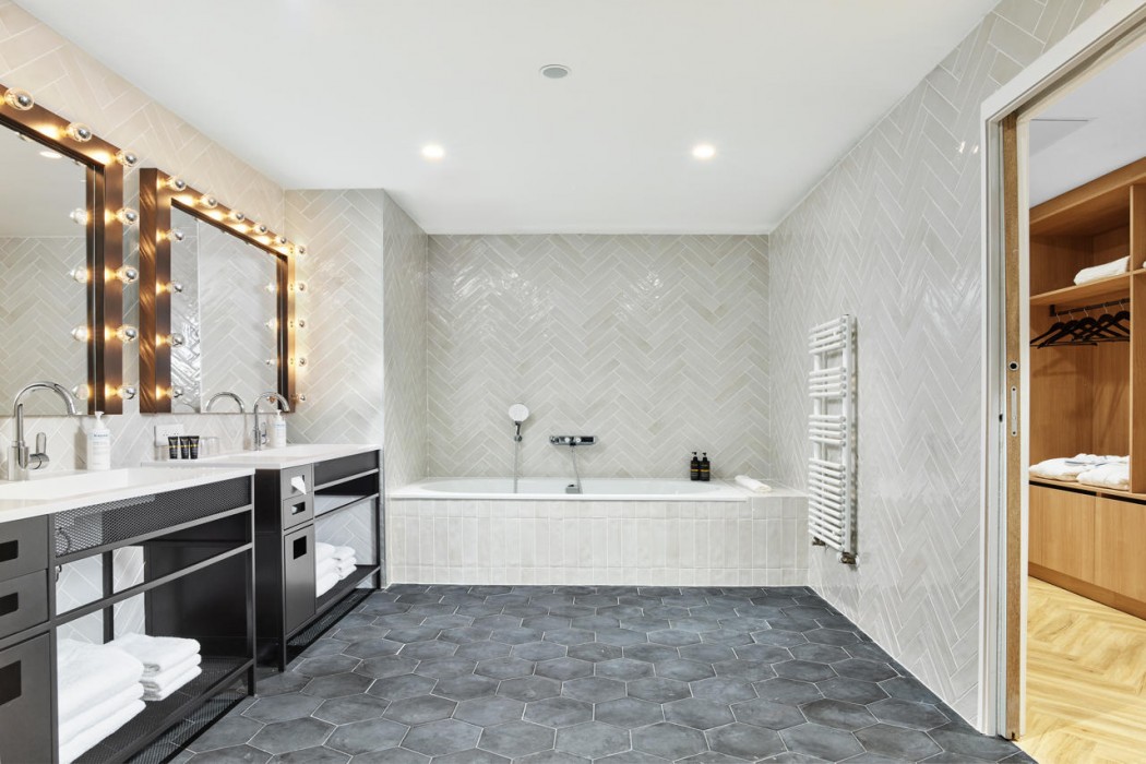 H4 Wyndham Paris Pleyel 25/87