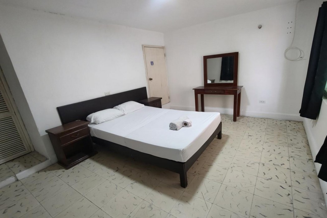 OYO HOTEL COLIBRI 43/67