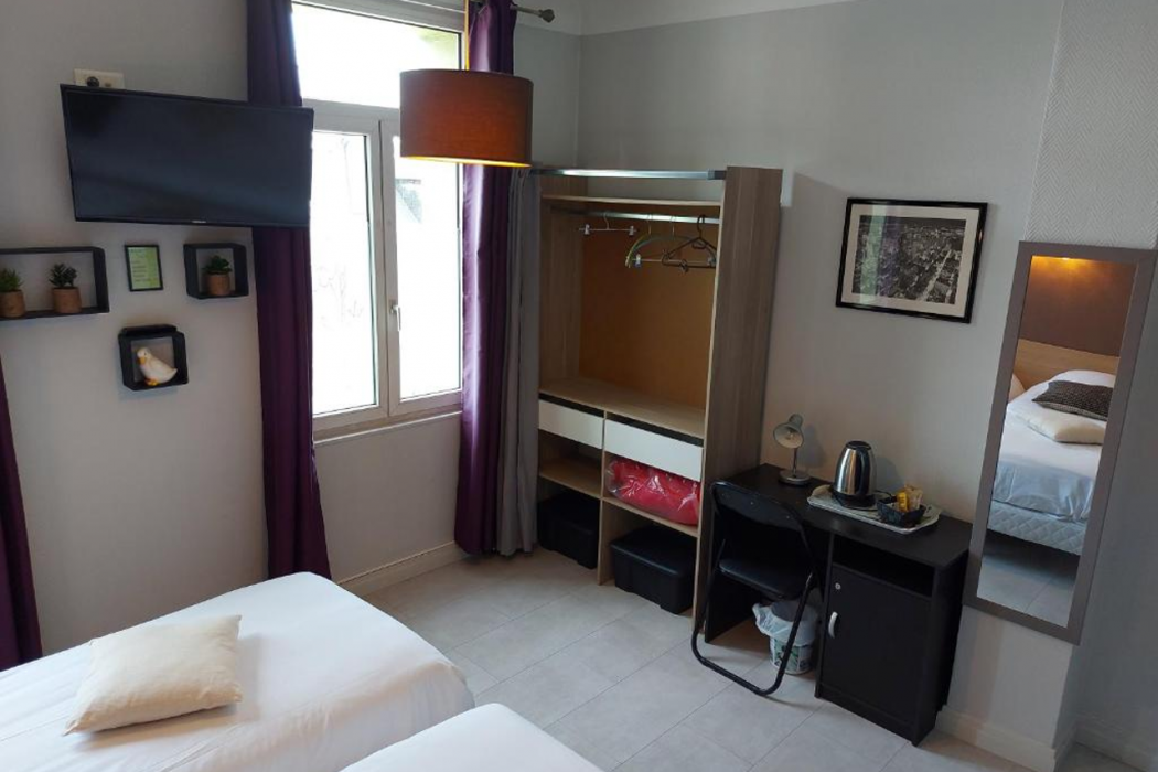 Hotel De La Paix 8/59