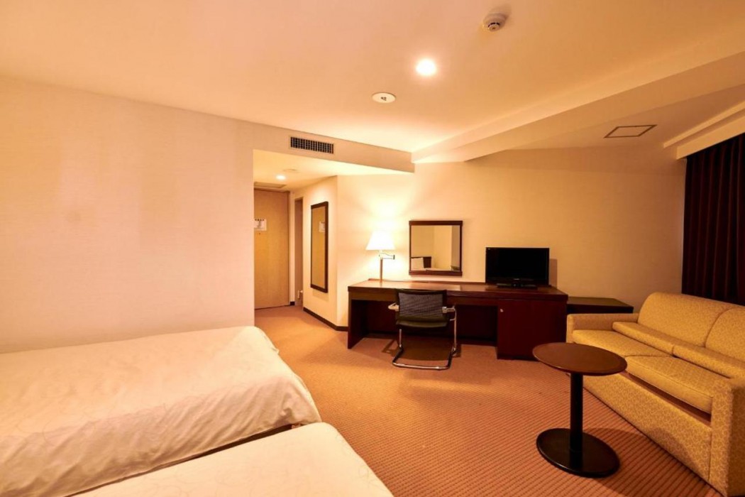 Courtland Hotel 10/33