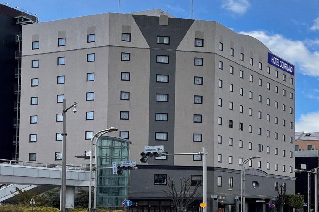 Courtland Hotel 1/33