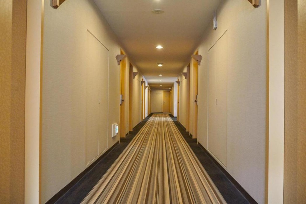 Courtland Hotel 8/33