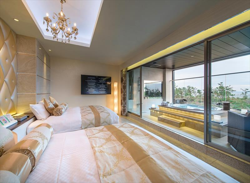 Hotel Dior 7 34/67