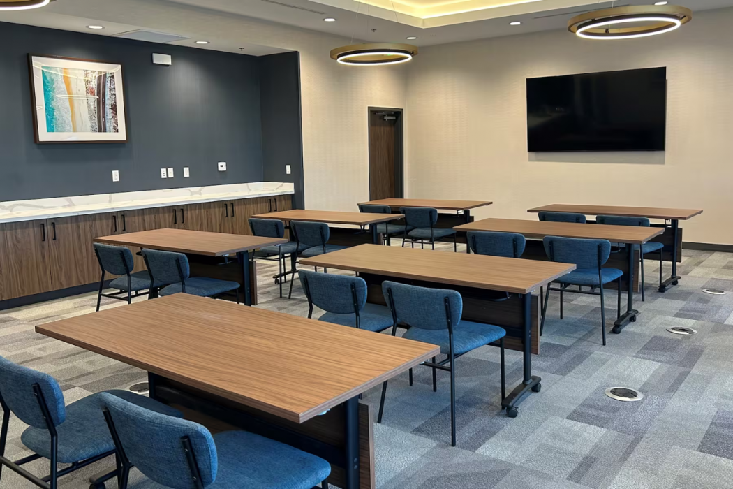 La Quinta Inn and Suites by Wyndham La Habra 25/60