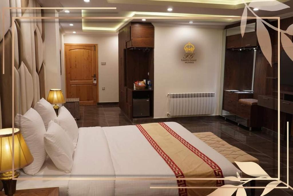 Faletti's Grand Hotel Murree 21/68